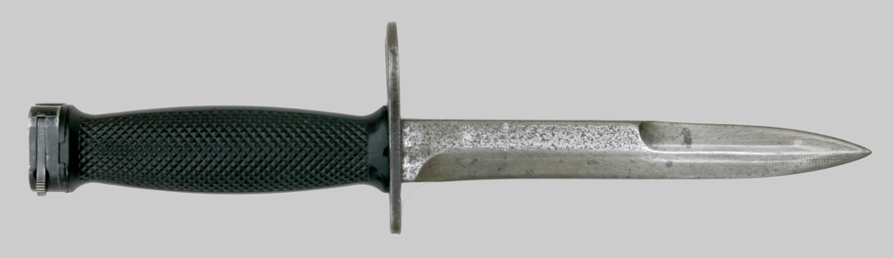 Image of West German M7 bayonet.