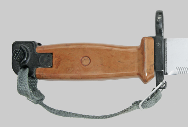 Image of East German Modell 74 (AKM Type II) bayonet.